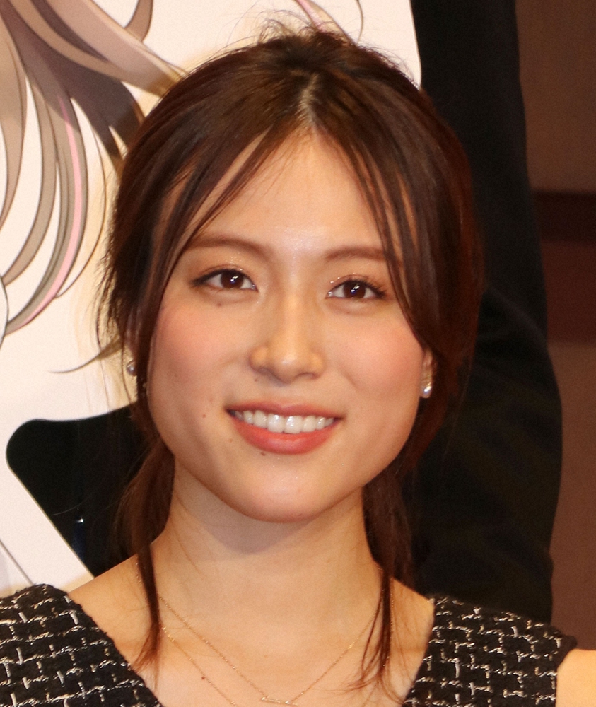 TBS笹川友里アナ「ギリギリ入ったけれど」5年ぶりの白スーツ姿　「これが似合う方いない」と反響