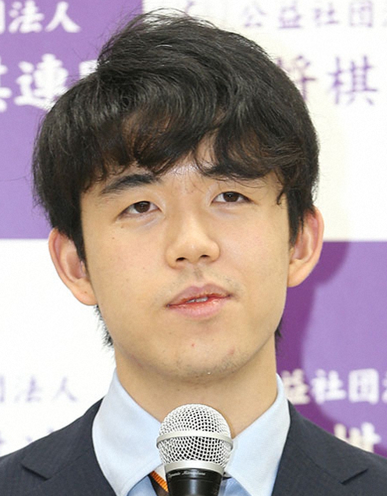 藤井聡太2冠、高校を自主退学していた「将棋に専念したい気持ちが強く」　3月卒業予定も1月末で