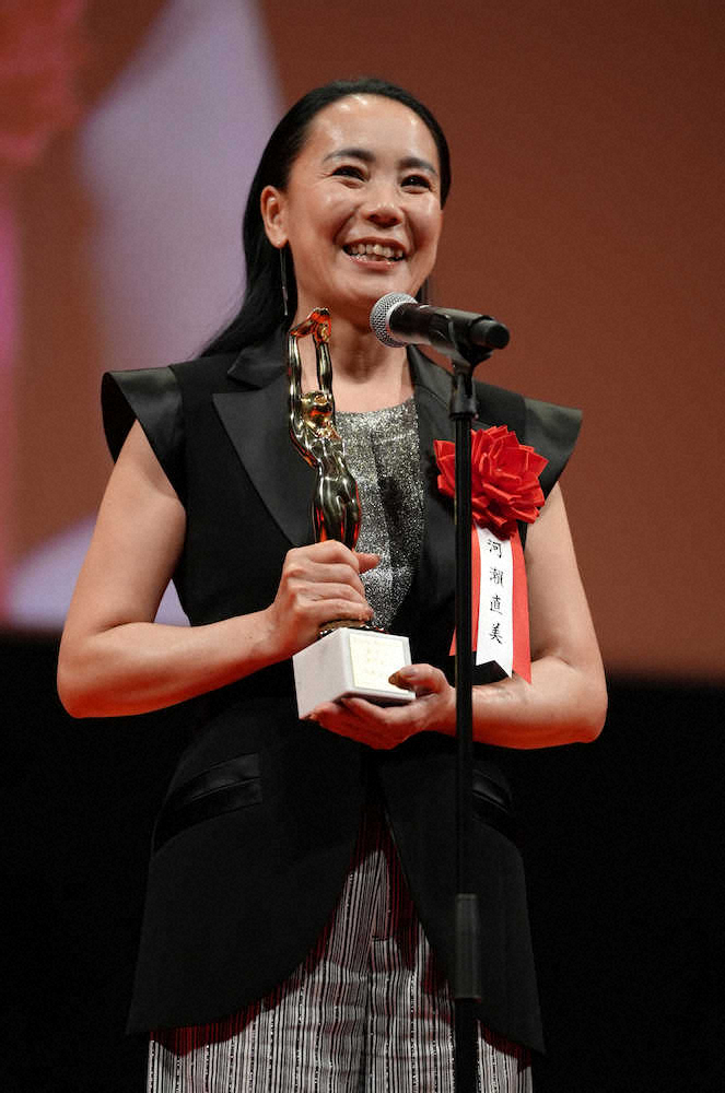 河瀬直美監督　初の国内映画賞「初めて。ふふふ…」　毎日映画コンクール表彰式