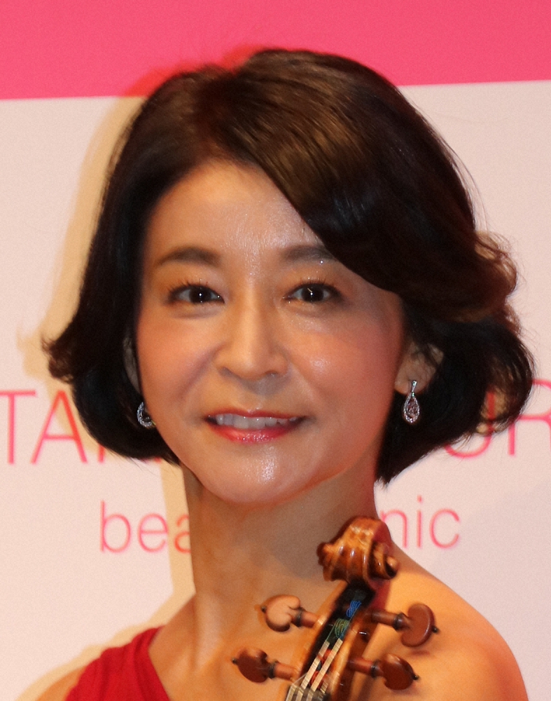 高嶋ちさ子　写真の加工アプリに感動「52歳が48歳ぐらいに」にファン「28に見えます」「もっと若く」