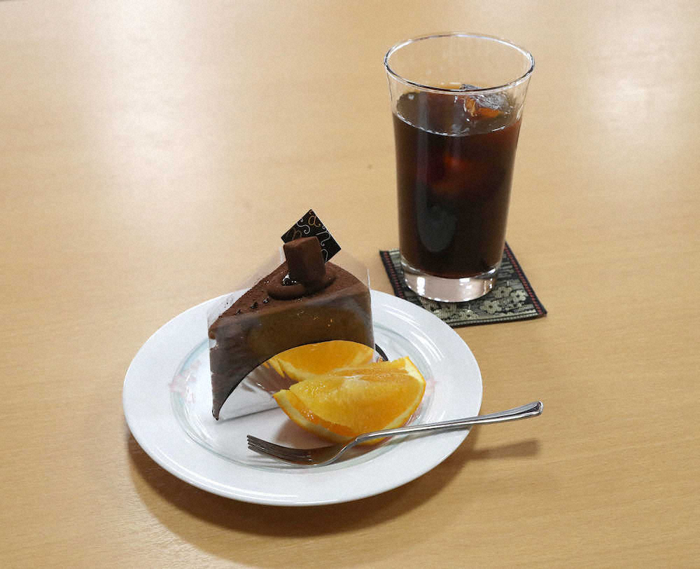 渡辺王将「チョコレートケーキ」、永瀬王座「イチゴのショートケーキ」で糖分補給　王将戦第6局