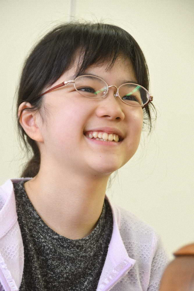 仲邑菫二段　小学生最後の対局で白星　プロ2年間振り返り「思ったより勝てた」