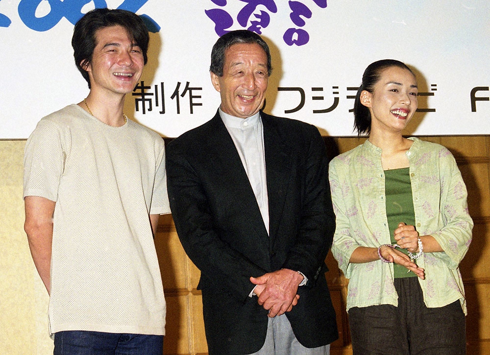 フジテレビ「北の国から　2002遺言」　制作発表で意欲を語る（左から）吉岡秀隆、田中邦衛さん、中嶋朋子