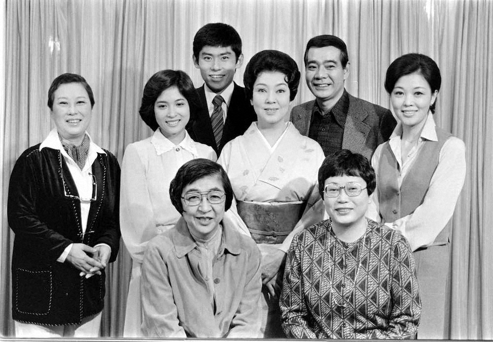 1980年芸術座「離婚」の際の橋田寿賀子さん（前列右）