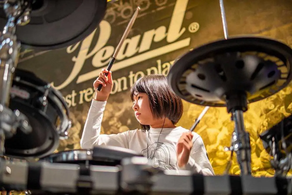 11歳天才少女ドラマーYOYOKA　吉本から世界へ！マネジメント契約　1歳半から演奏、4歳でステージ