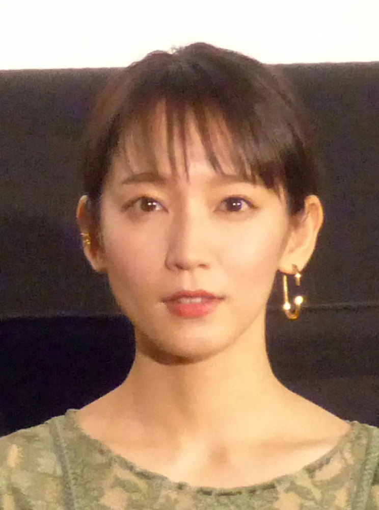 【画像・写真】吉岡里帆　ショートへア＆ショーパン姿公開に「髪切ったの？」「キュンです」「美しすぎる」