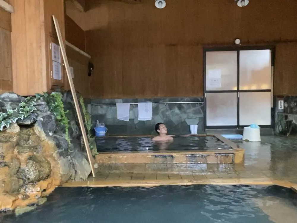 歴史もあって作りも立派 それで350円で何回でも入浴可能だなんて…　鹿児島県「いぶすき元湯温泉」