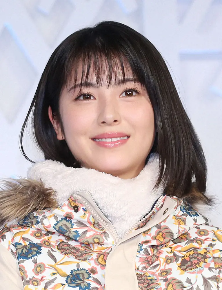 浜辺美波　ツノヘアのキュンポーズが大反響　橋本環奈も「尊ひ」