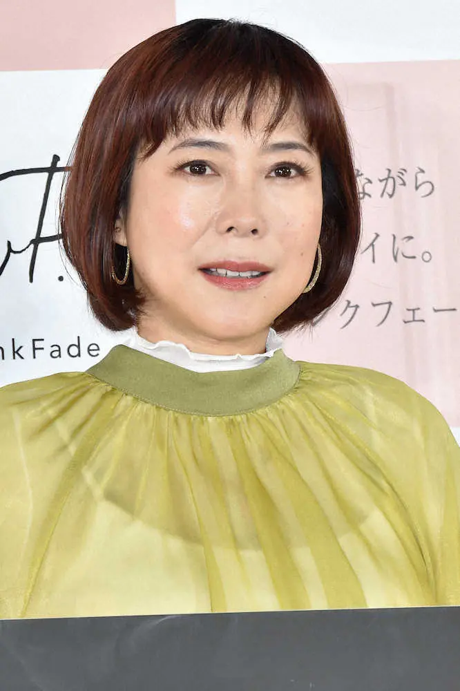 【画像・写真】大塚寧々　美容のためマスクしながら変顔「散歩しながらしています」