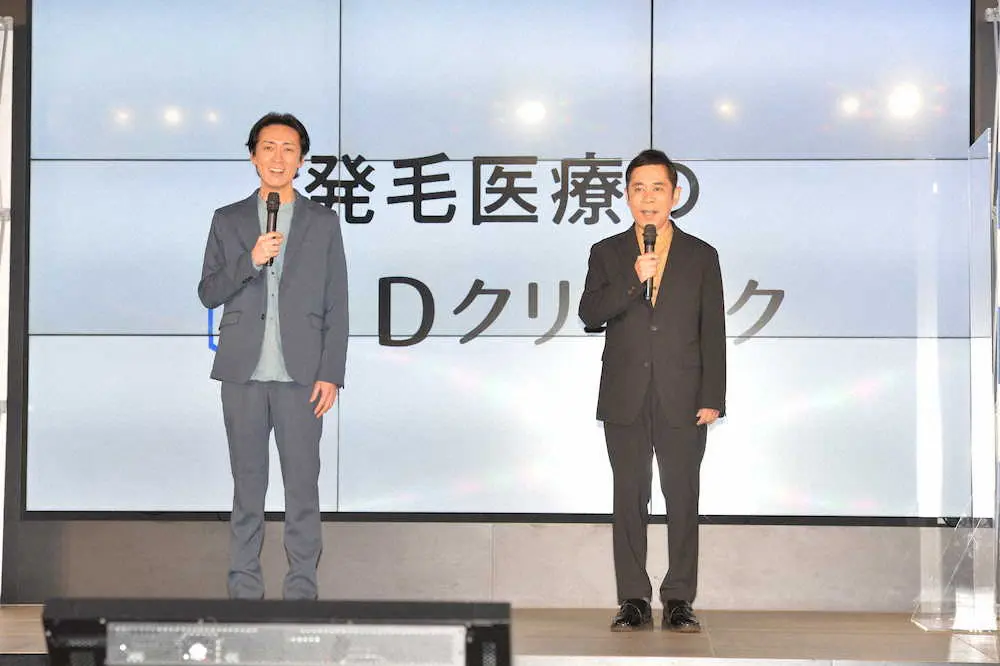 Dクリニックの新CM発表会に出席した、ナインティナインの矢部浩之（左）と岡村隆史