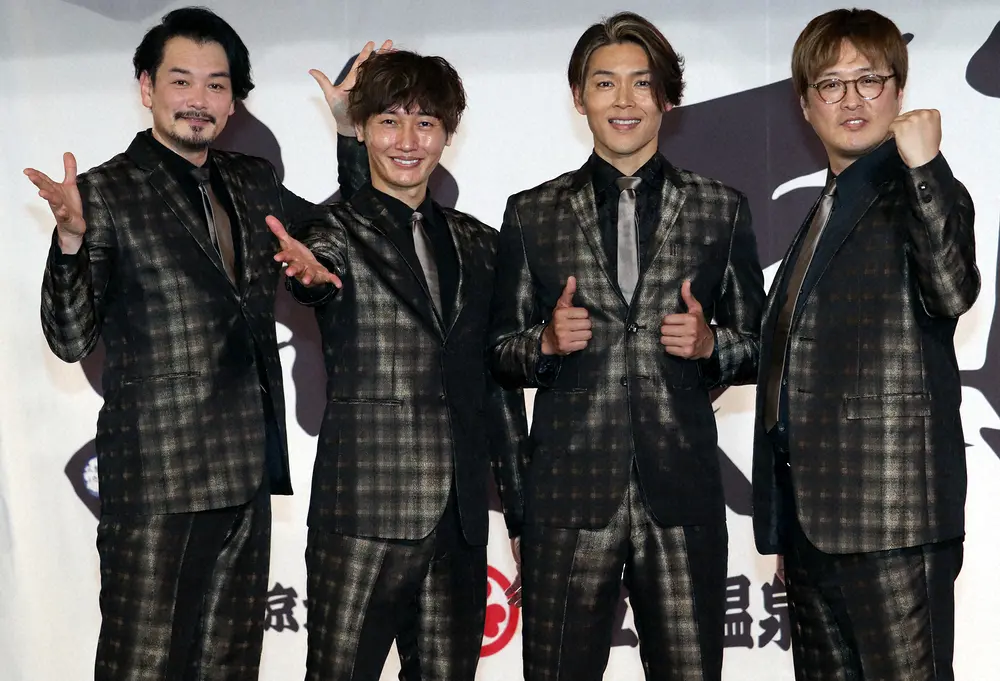 「純烈」の（左から）小田井涼平、後上翔太、白川裕二郎、酒井一圭