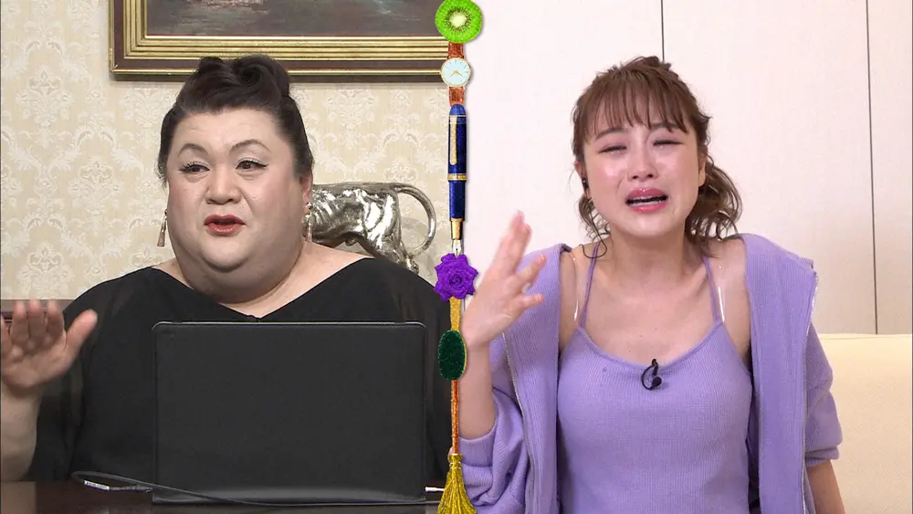 「マツコ会議」でマツコ・デラックス（左）に涙しながら悩みを打ち明ける鈴木奈々（C）日本テレビ