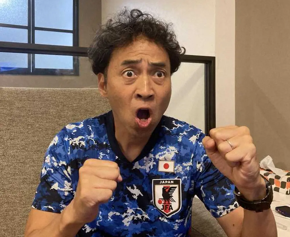 東京五輪のサッカー日本代表を応援するペナルティ・ワッキー