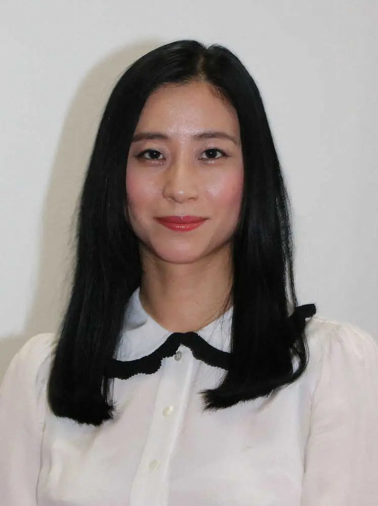 三浦瑠麗氏　愛娘と「お約束」　花柄のカフタンワンピース姿披露　ファン絶賛「綺麗さと色気が溢れ出てる」