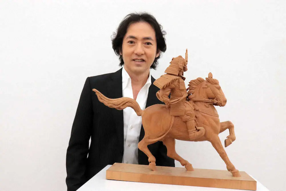 第105回記念「二科展」で彫刻部門で入選した秋川雅史