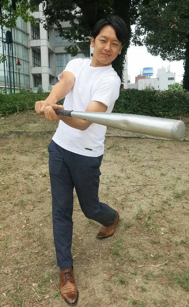 カンテレ・新実彰平アナ　元京大野球部の首位打者は、日々の素振りで報道番組担当の重圧を吹っ飛ばす！