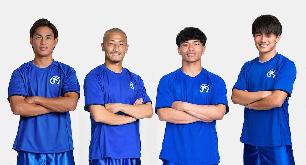 第100回全国高校サッカー選手権の応援リーダーに就任した（左から）林大地、前田大然、旗手怜央、上田綺世