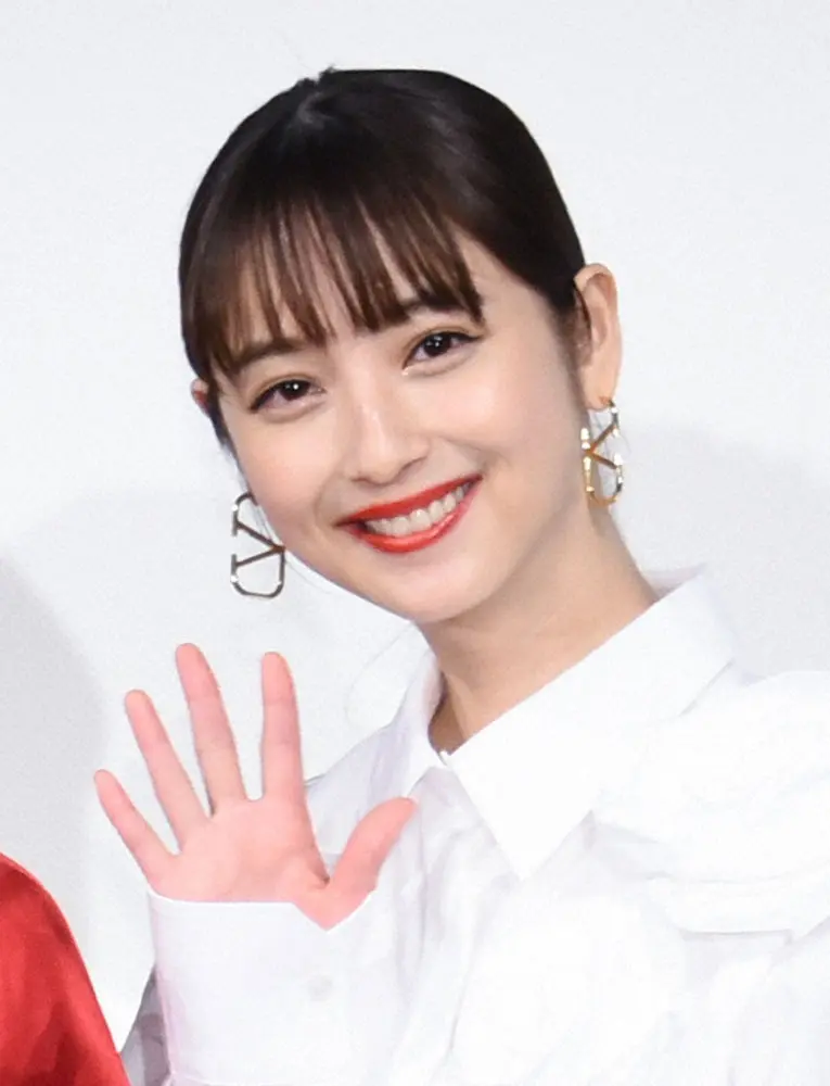 【画像・写真】佐々木希　「あっという間に出来た」手編みバッグ披露　完成度の高さに「すごい上手」「天才」の声