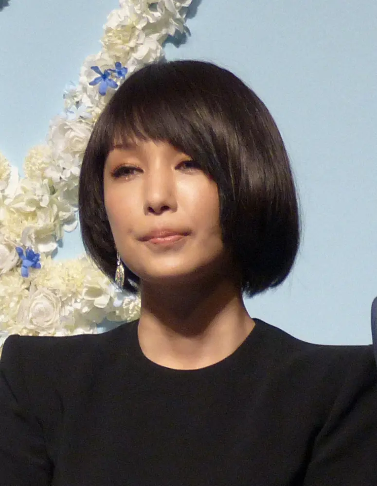 【画像・写真】中島美嘉　「愛しい姪っ子」セレクトのGUコーデ披露　上下で3960円に「見えない」「素敵ですっ」の声