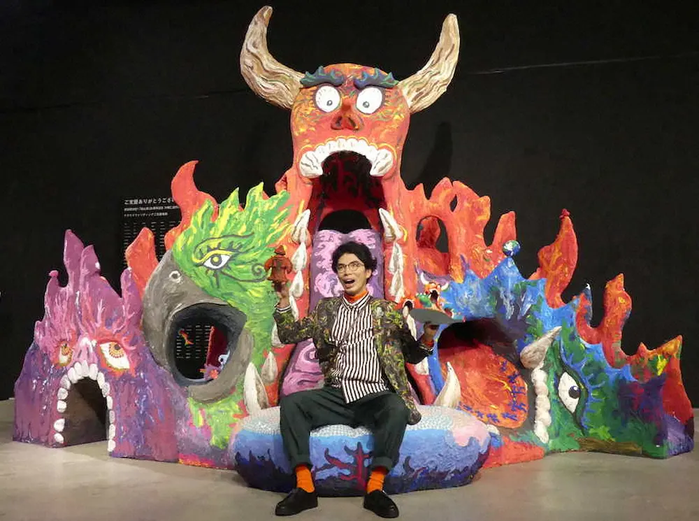 片桐仁「創作大百科展」で380点展示「死んでないのに回顧展みたい」