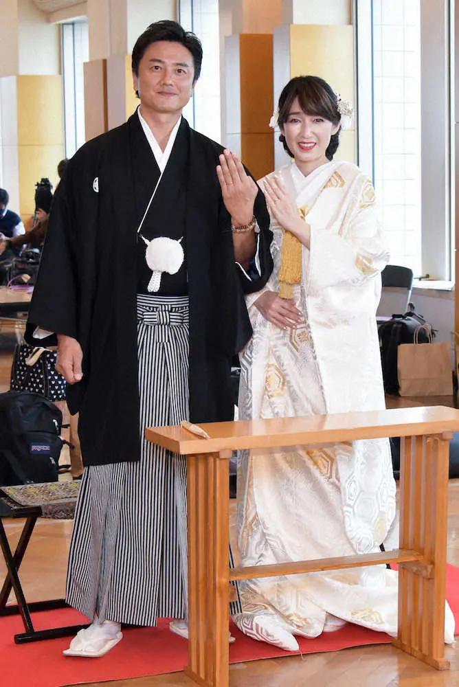 【画像・写真】原田龍二＆愛夫妻「感激」結婚20年で初の結婚式　不倫騒動で「死ぬまで執行猶予」