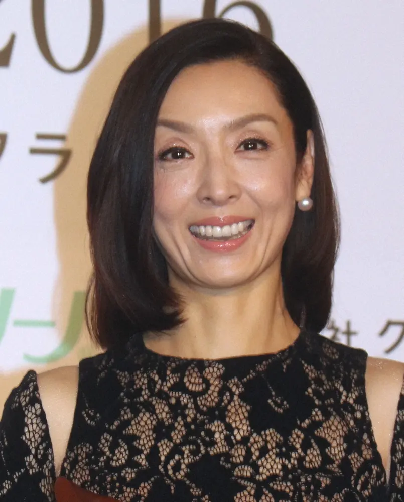 【画像・写真】草刈民代　56歳のウエディングドレス姿披露に反響「本当に美しい」「見惚れました」の声