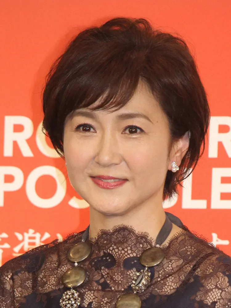 生稲晃子　雪の中での新田恵利との“おニャン子同窓会”ショット　「2人とも可愛すぎ」「最高」の声