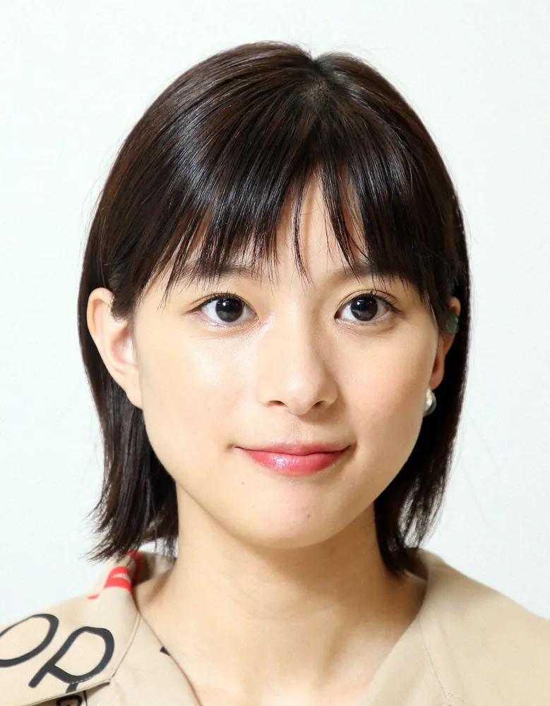 芳根京子　「こっそりつまみ食い」唐揚げを頬張るオフショットに「食べっぷり素敵」「メロメロ」の声