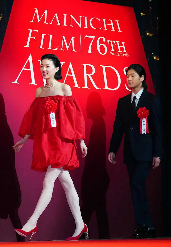 新人賞の2人に石井裕也監督クギ「2年後くらいは気を付けて」/毎日映画コンクール