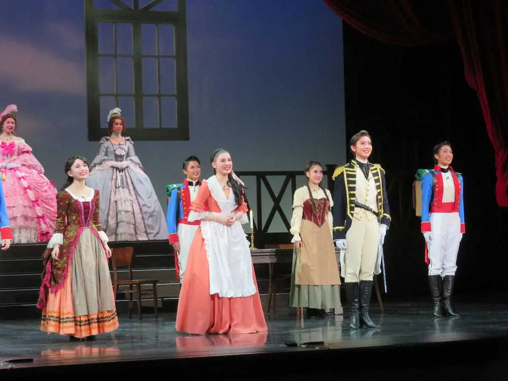 文化祭の公開リハーサルで2年間の宝塚音楽学校での生活をイメージさせる芝居を披露した108期生　　　　　　　　　　　　　　　　　　　　　　　　　　　　　　　