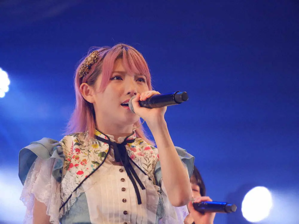 AKB48・岡田奈々「後悔なんてあるわけない」　兼任のSTU48ラスト公演で熱唱　卒業生も登場！