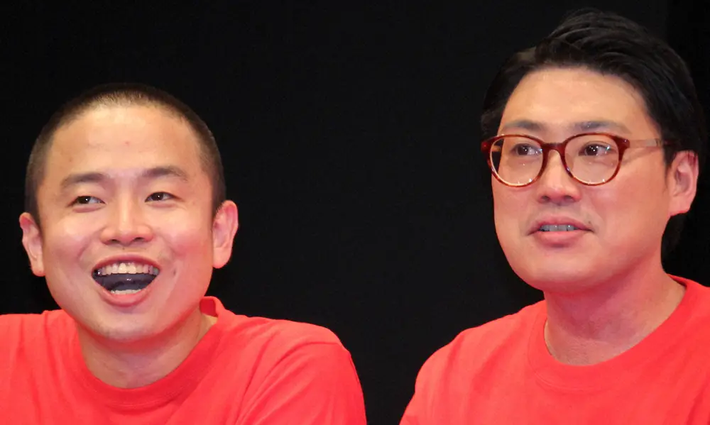 お笑いコンビ「ゾフィー」の上田航平（左）とサイトウナオキ