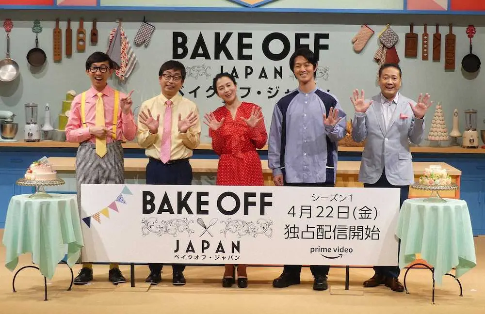 坂井真紀＆工藤阿須加　息ぴったり、ケーキのデコ挑戦　アマゾン料理番組イベント