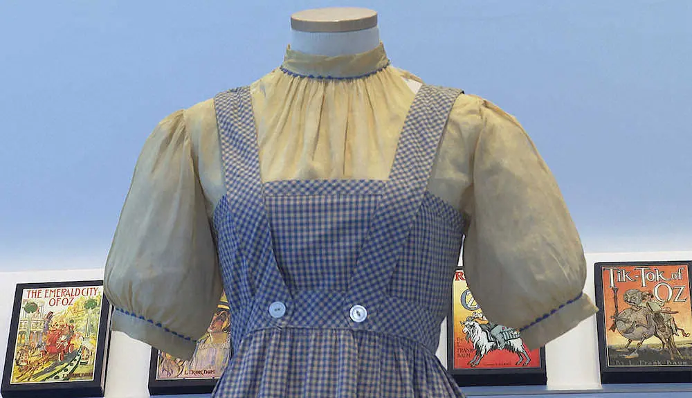 J・ガーランドの衣装がオークションに！　「オズの魔法使」のドレス　落札予想額は1億円以上