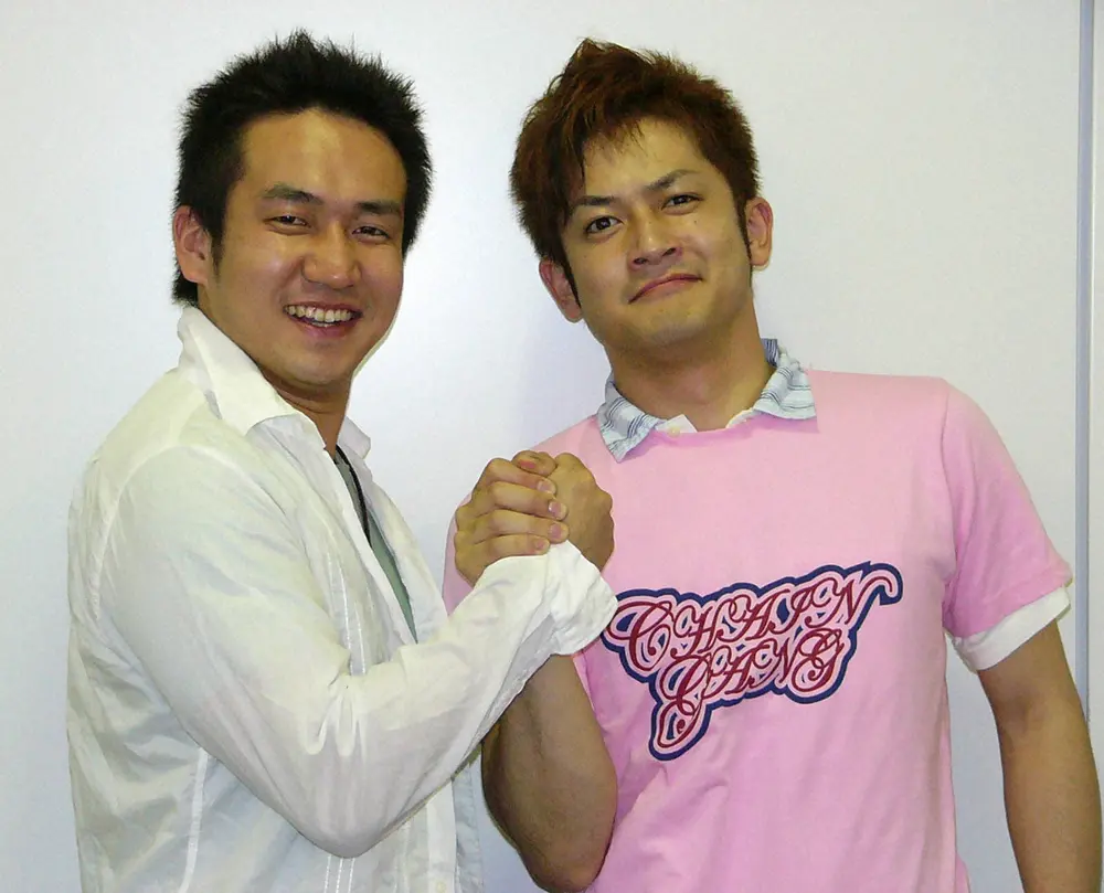 「なすなかにし」の那須晃行（右）と中西茂樹（2006年撮影）