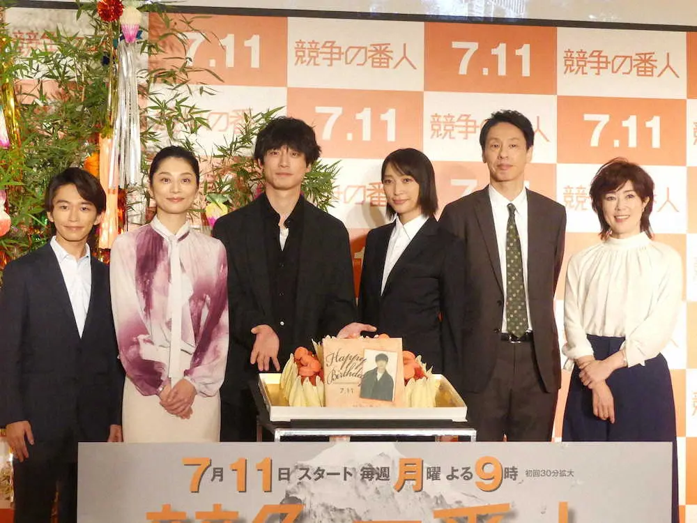 制作発表に出席した（左から）加藤清史郎、小池栄子、坂口健太郎、杏、大倉孝二、寺島しのぶ