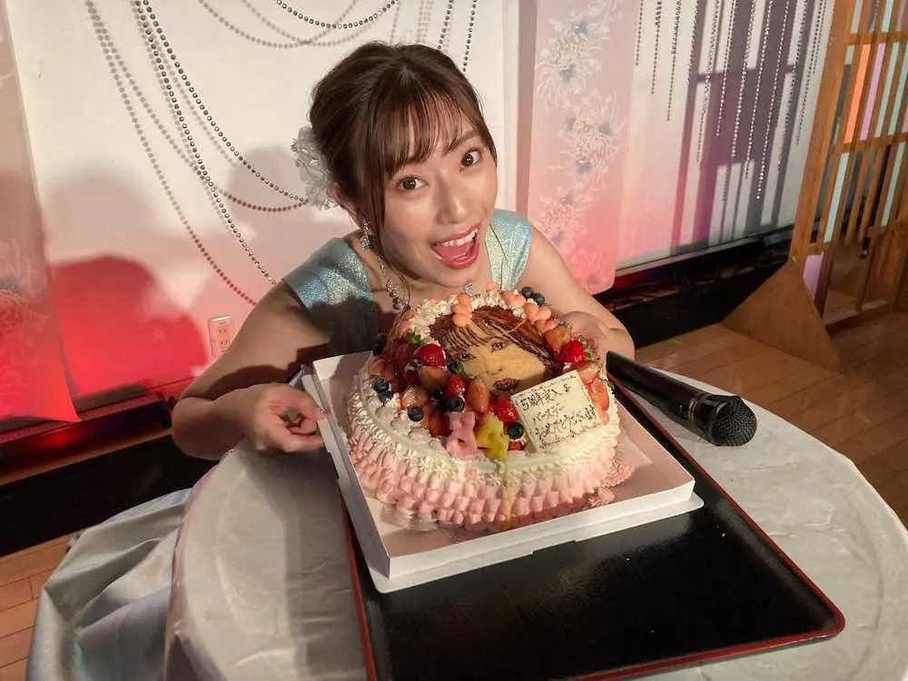 藤井香愛「女性演歌歌手の先頭立ちたい」5周年突入＆バースデーライブ