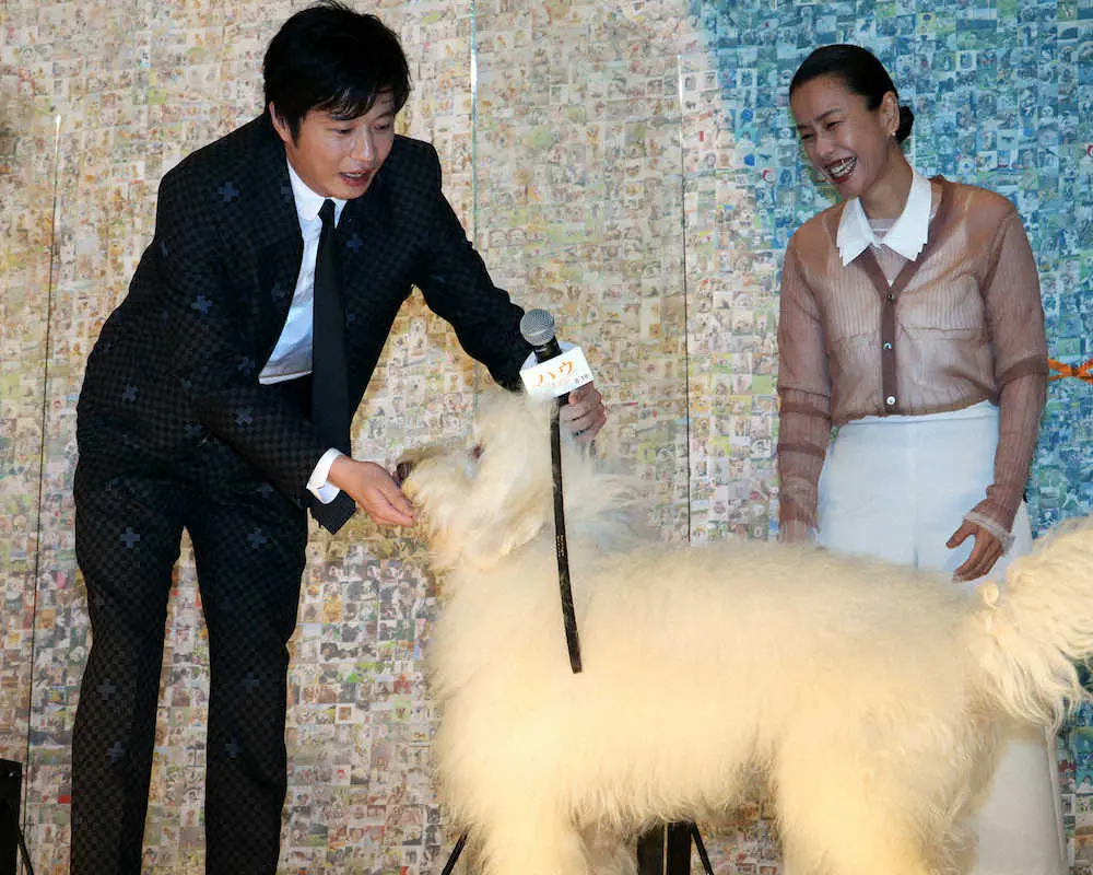 田中圭　共演の犬にメロメロ「ズキュンです」