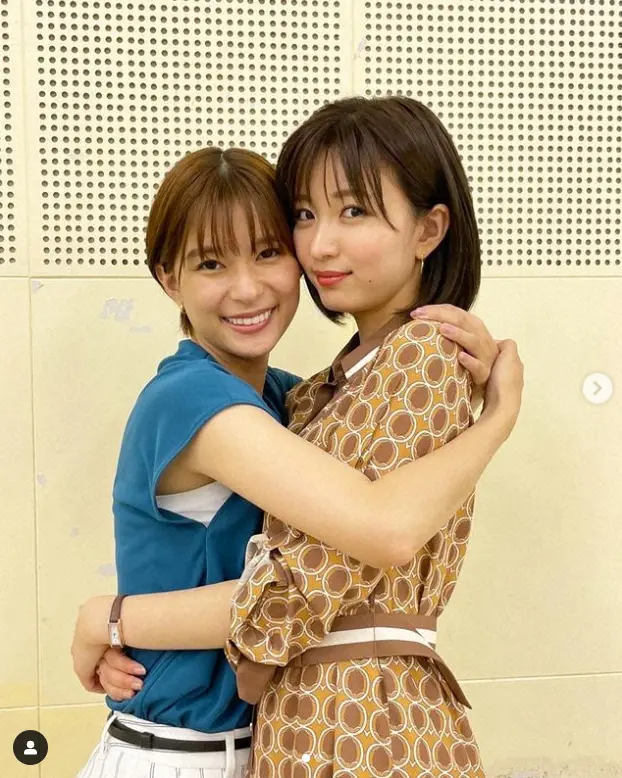 岡崎紗絵　芳根京子とのハグショット公開に「可愛すぎる二人」「本当仲良し「いいなぁ！」「美人姉妹」