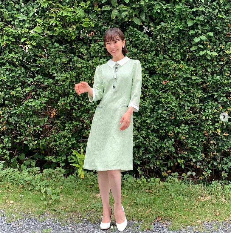 【画像・写真】山川恵里佳　ミントグリーンのひざ丈ワンピ姿披露に「スタイルいい」「エレガントで、とっても綺麗」