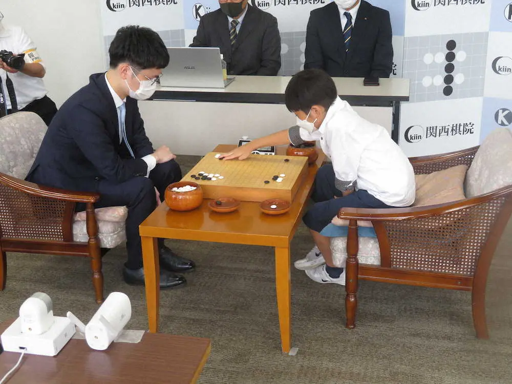 藤田怜央　9歳の世界最年少棋士が入段記念対局　敗退も相手の余八段が絶賛「9歳とは思えない」
