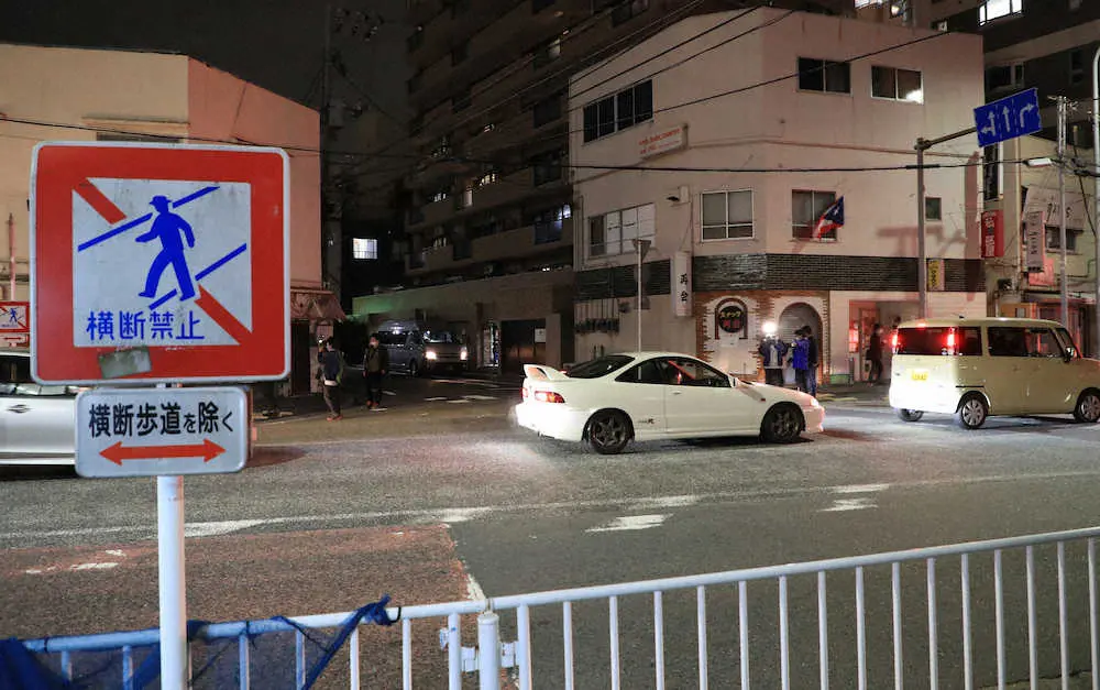 【画像・写真】仲本工事　車にはねられ意識不明の重体　横断禁止の道路歩行中　近くに妻経営のカレー店