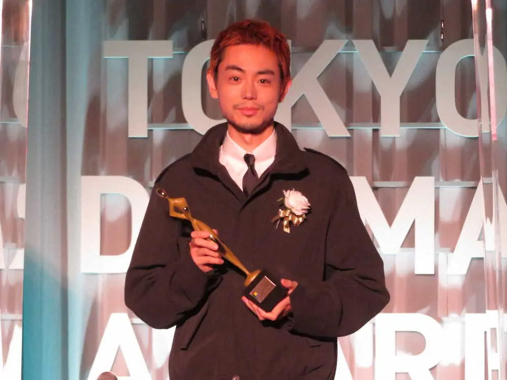 東京ドラマアウォード2022で主演男優賞を獲得した菅田将暉