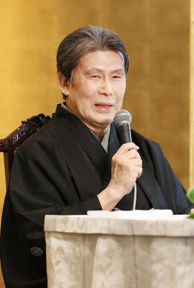 文化勲章受章が決まり、喜びを語る歌舞伎俳優の松本白鸚