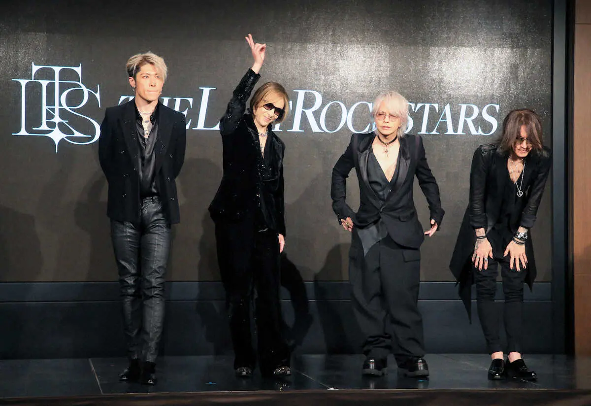 ＜THE　LAST　ROCKSTARS　結成会見＞THE　LAST　ROCKSTARSを結成した（左から）MIYAVI、　YOSHIKI　HYDE、　SUGIZO　（撮影・西川祐介）