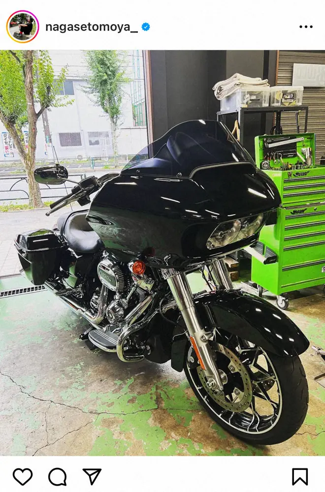 長瀬智也　バガーモデルのバイクをカスタム「#古墳シートと名付けました」ワイルドなヒゲ姿も披露