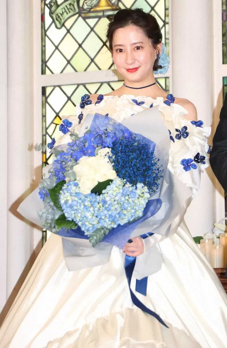 河北麻友子　チャペルにドレス姿で登場　結婚生活「小さな思いやりがうれしい」