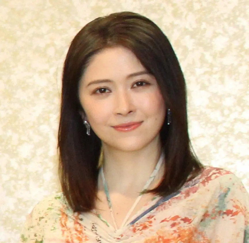 宮澤エマ　“宮沢元首相の孫”としてのタレント活動からミュージカル女優となるきっかけをくれた人物とは？