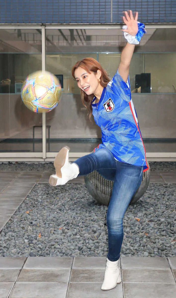 【画像・写真】W杯で話題“美しすぎるサポーター”SHONO　前へ前へ！スペイン戦へエール　反響大きさには「激ヤバ」