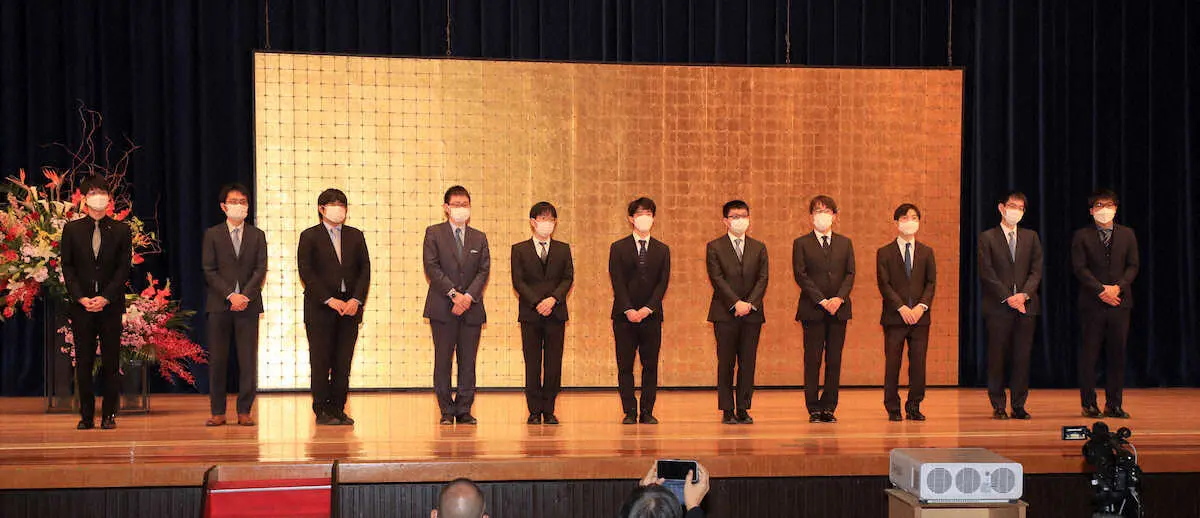 【画像・写真】藤井聡太王将「集中してよい将棋を」永瀬拓矢王座と対戦　将棋オールスター東西対抗戦